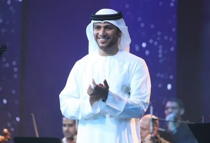 منصور زايد يعايد جمهور أبوظبي برفقة نجوى كرم